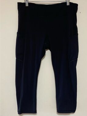 lululemon athletica Kids Navy Capri Leggings with Side Pockets